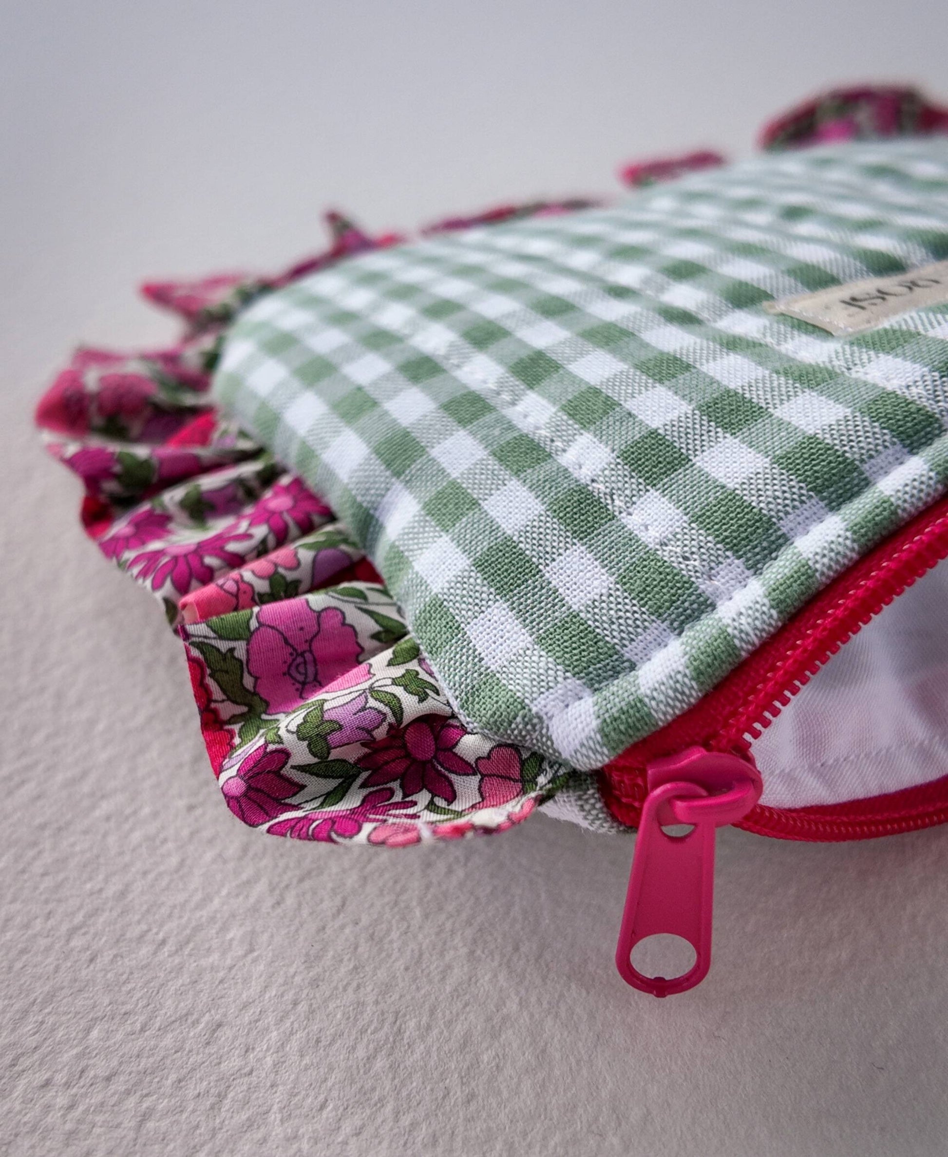 Ruffle mini pouch