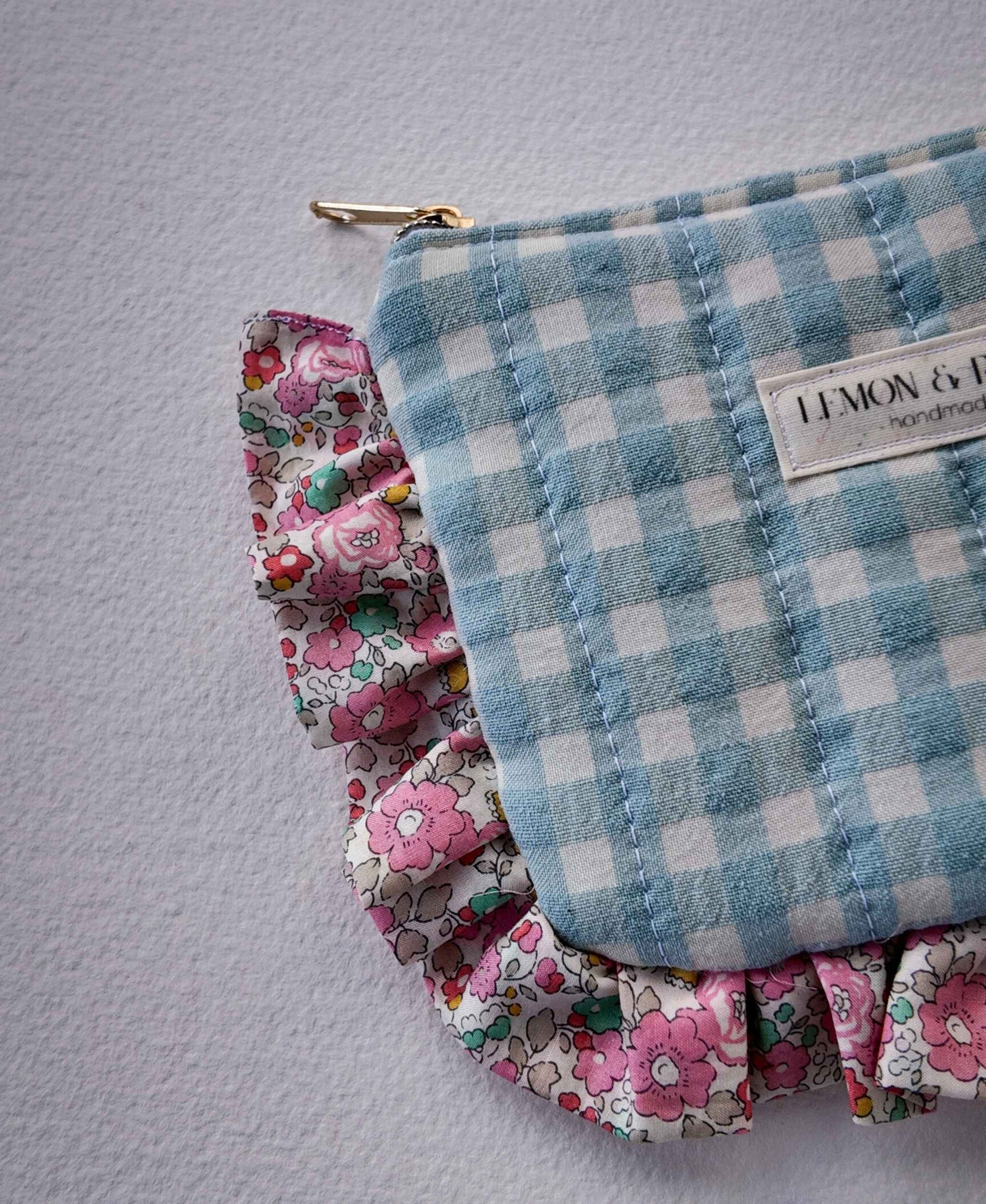 Ruffle mini pouch