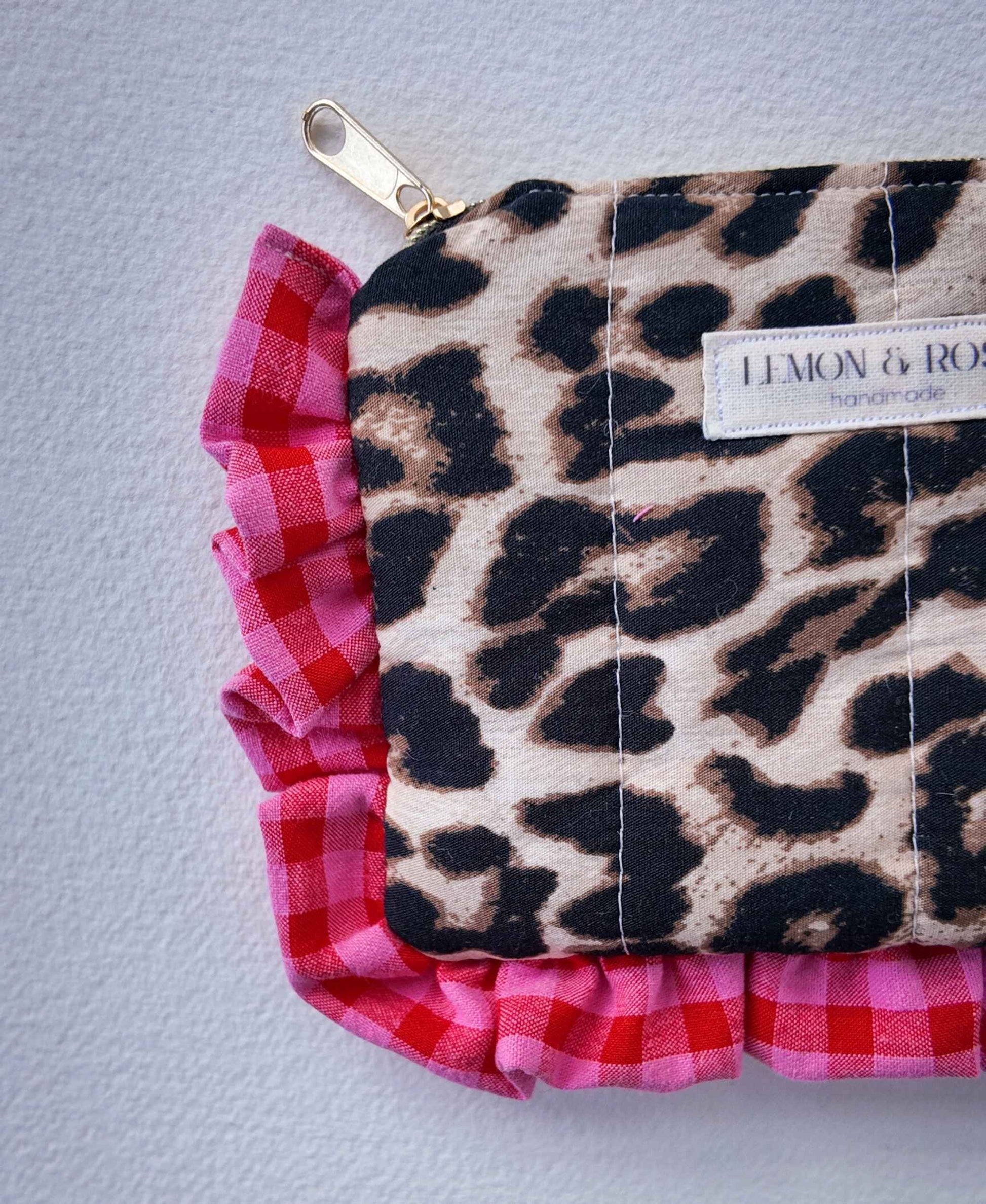 Ruffle mini pouch