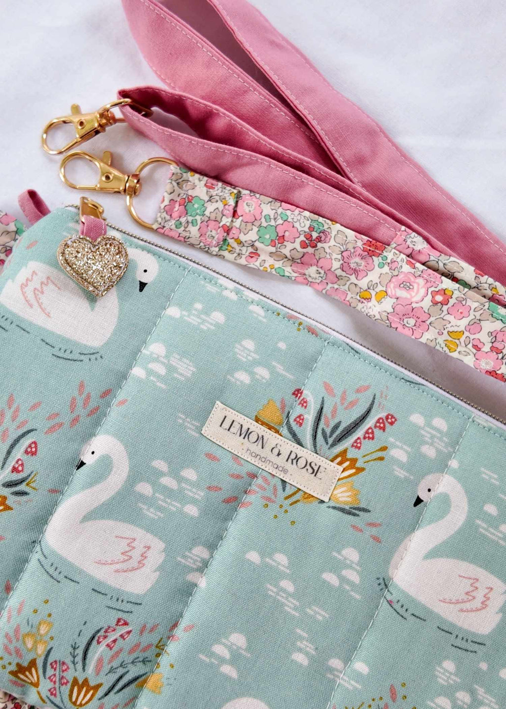 Ruffle Swan Quilted Bag