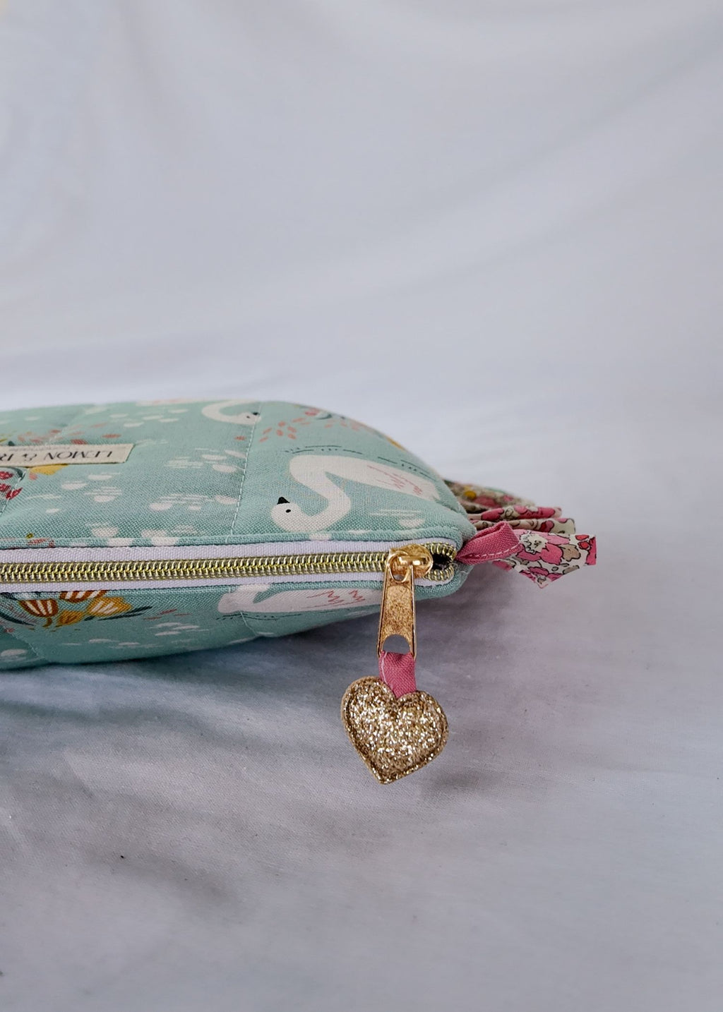 Ruffle Swan Quilted Bag