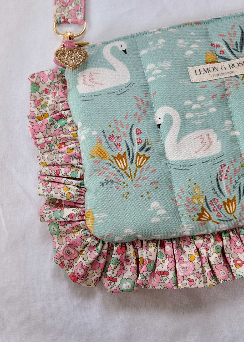 Ruffle Swan Quilted Bag